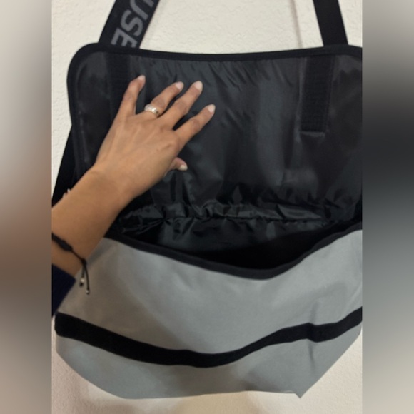 Disney Original Mickey Seaside Racing Vinyl Messenger Bag Gray NWT - Picture 5 of 9